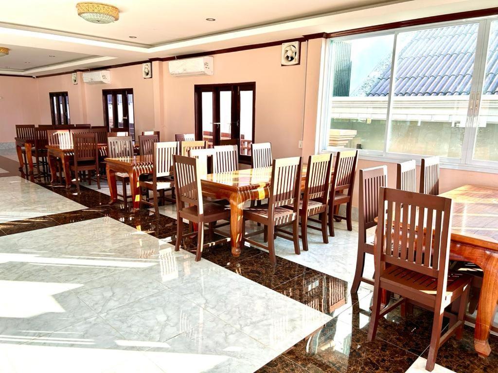 Sisavang Hotel Vang Vieng Esterno foto